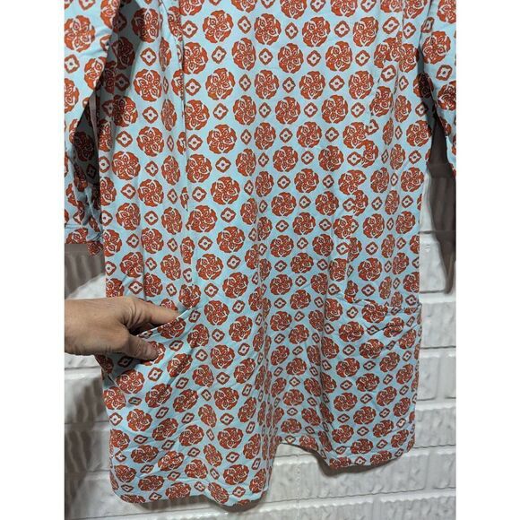 J McLaughlin Women's Light Blue Orange Pattern Front Pockets Tunic Top XS NWT - Picture 2 of 9